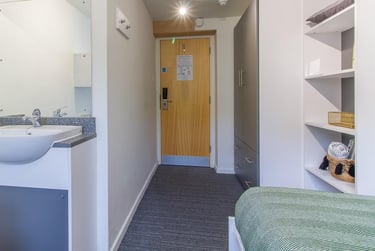 1 bed flat, Bassett Green Road, Highfield, Southampton, SO163QB - Image 4